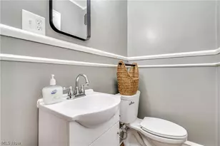 608 25th St NW, Canton, OH 44709 - Photo 5