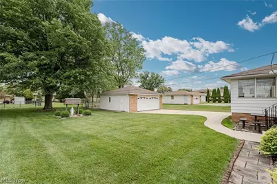 7635 Tamiami Drive, Parma, OH 44134 - Photo 25