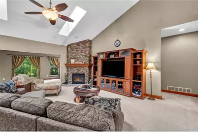 880 Shadow Creek Trail, Amherst, OH 44001 - Photo 5