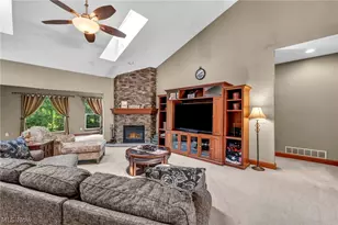 880 Shadow Creek Trail, Amherst, OH 44001 - Photo 5