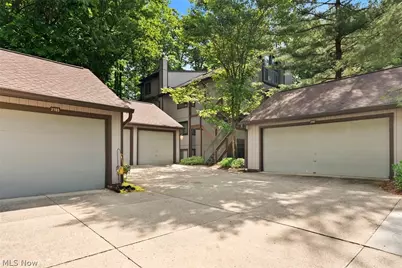 2189 Pinebrook Trail, Cuyahoga Falls, OH 44223 - Photo 3