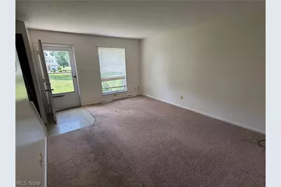 672 Loomis Avenue #682, Cuyahoga Falls, OH 44221 - Photo 3