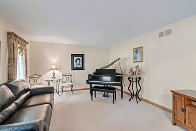 5901 Sharon Drive, Youngstown, OH 44512 - Photo 11