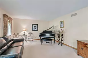 5901 Sharon Dr, Youngstown, OH 44512 - Photo 11