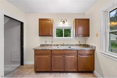 14104 Carrydale Avenue, Loveland, OH 44111 - Photo 9
