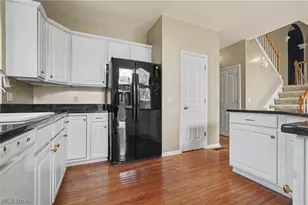 532 Covington Ln, Chagrin Falls, OH 44023 - Photo 13
