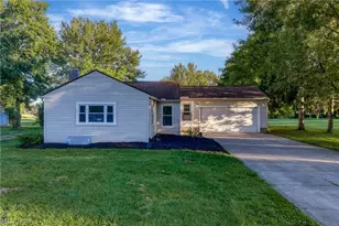 2000 Stake Dr, Green, OH 44232 - Photo 1