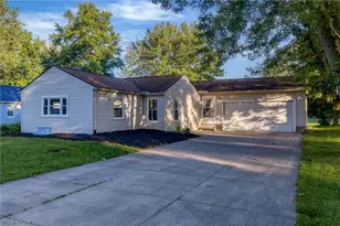 2000 Stake Dr, Green, OH 44232 - Photo 1