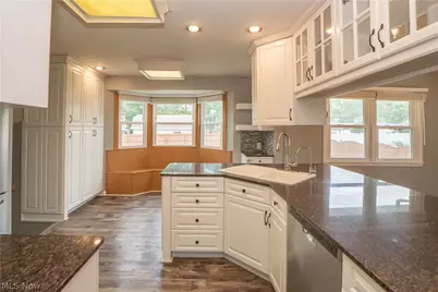 903 Glenwood Street SW, North Canton, OH 44720 - Photo 13
