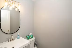 903 Glenwood St SW, North Canton, OH 44720 - Photo 33