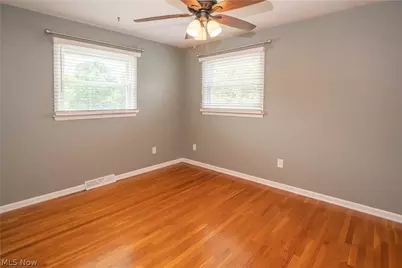 903 Glenwood Street SW, North Canton, OH 44720 - Photo 23