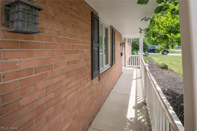 903 Glenwood Street SW, North Canton, OH 44720 - Photo 3