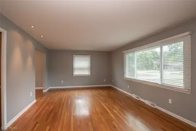 903 Glenwood Street SW, North Canton, OH 44720 - Photo 5