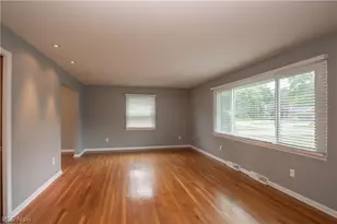 903 Glenwood St SW, North Canton, OH 44720 - Photo 5