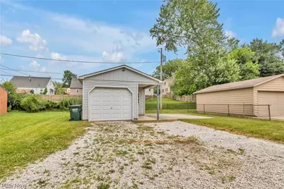 1627 33rd Street NE, Canton, OH 44714 - Photo 3
