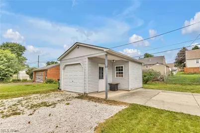 1627 33rd Street NE, Canton, OH 44714 - Photo 5