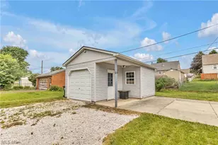1627 33rd St NE, Canton, OH 44714 - Photo 5