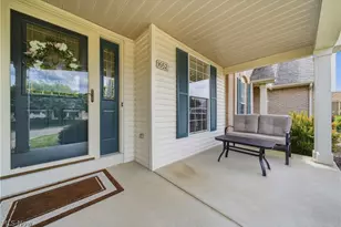 1652 Southpointe Cir NE, Canton, OH 44714 - Photo 5