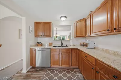 1652 Southpointe Circle NE, Canton, OH 44714 - Photo 9