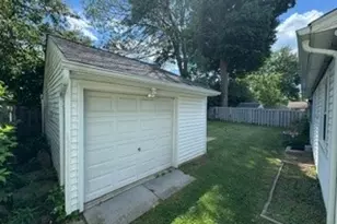 7526 Holly Dr, Mentor on the Lake, OH 44060 - Photo 11