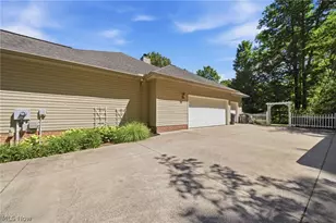 12065 Pheasant Ct, Chardon, OH 44024 - Photo 35