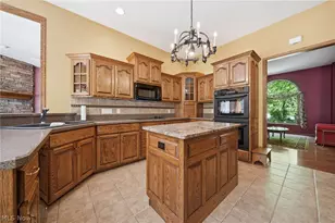 12065 Pheasant Ct, Chardon, OH 44024 - Photo 11