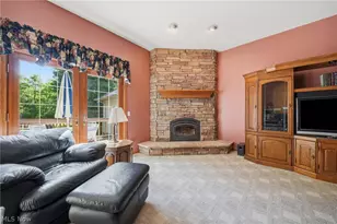 12065 Pheasant Ct, Chardon, OH 44024 - Photo 7