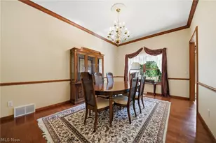 12065 Pheasant Ct, Chardon, OH 44024 - Photo 5