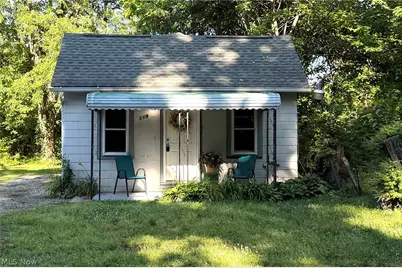 318 Joseph Avenue, Barberton, OH 44203 - Photo 1