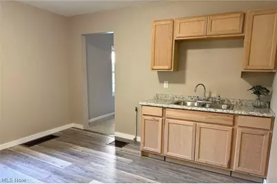 318 Joseph Avenue, Barberton, OH 44203 - Photo 9
