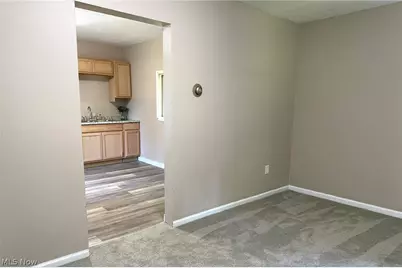 318 Joseph Avenue, Barberton, OH 44203 - Photo 5