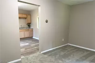 318 Joseph Ave, Barberton, OH 44203 - Photo 5