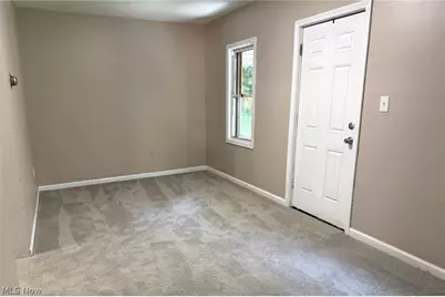 318 Joseph Avenue, Barberton, OH 44203 - Photo 3
