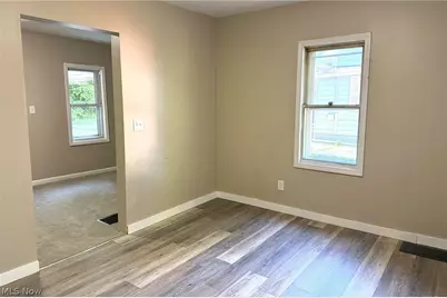318 Joseph Avenue, Barberton, OH 44203 - Photo 7