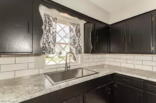 1565 Douglas Rd, Wickliffe, OH 44092 - Photo 11