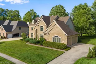 583 Legends Row, Avon Lake, OH 44012 - Photo 3