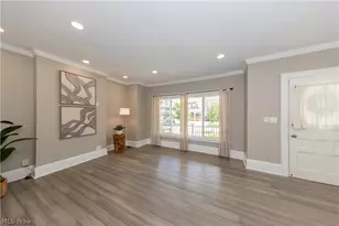 1614 Robinwood Ave, Oakwood, OH 44107 - Photo 5