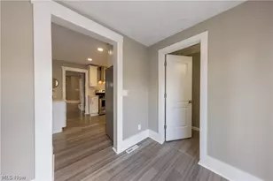 1614 Robinwood Ave, Oakwood, OH 44107 - Photo 15