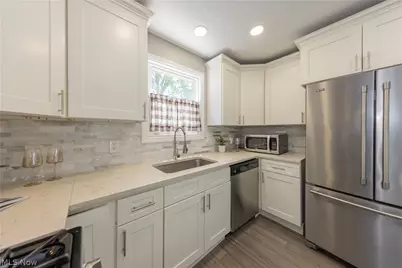 1614 Robinwood Avenue, Oakwood, OH 44107 - Photo 13