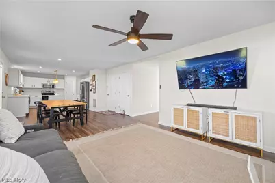 6034 Conneaut Light, Vermilion, OH 44089 - Photo 5