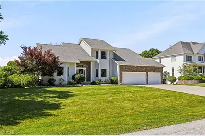 522 Tanglewood Trail, Cuyahoga Falls, OH 44223 - Photo 3