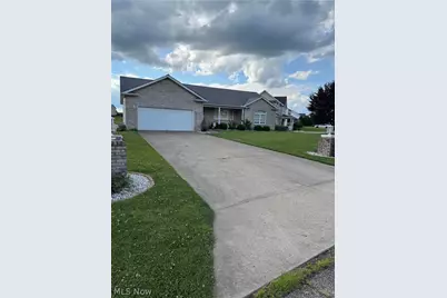 46121 Country Lake Drive, St Clairsville, OH 43950 - Photo 3