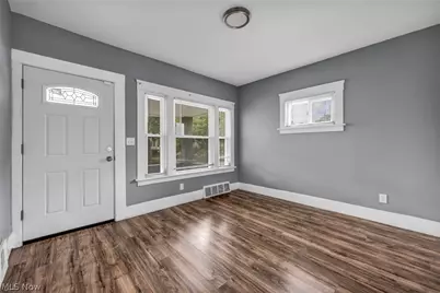10103 Lamontier Avenue, Loveland, OH 44104 - Photo 5