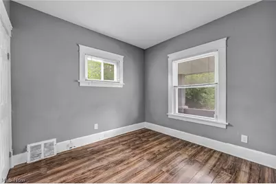 10103 Lamontier Avenue, Loveland, OH 44104 - Photo 9