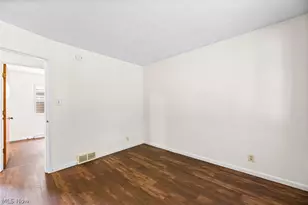1163 Tonawanda Ave, Akron, OH 44305 - Photo 17