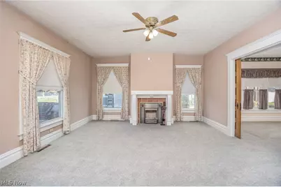 419 Williams Avenue, Williamstown, WV 26187 - Photo 9