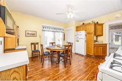 419 Williams Avenue, Williamstown, WV 26187 - Photo 15