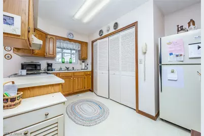 419 Williams Avenue, Williamstown, WV 26187 - Photo 33