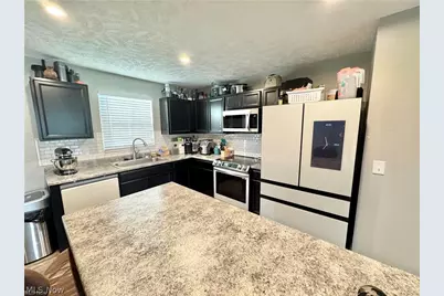117 Fall Lake Lane, Amherst, OH 44001 - Photo 7