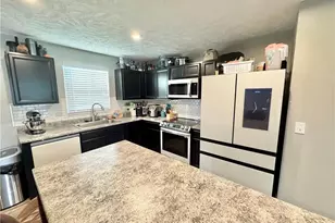 117 Fall Lake Ln, Amherst, OH 44001 - Photo 7